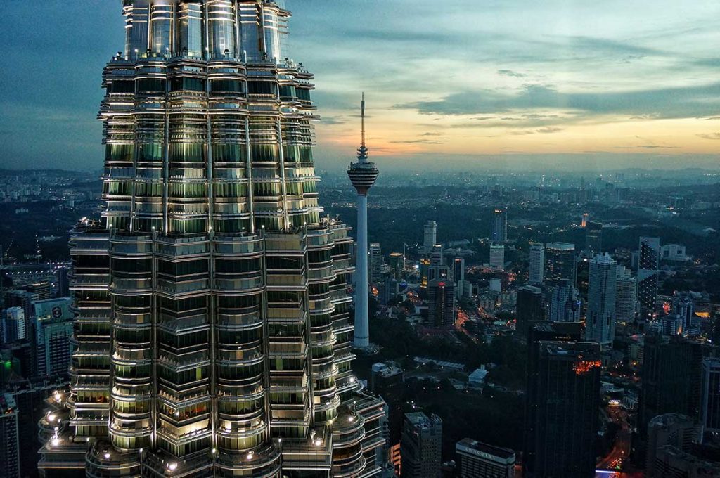Petronas-Twin-Towers,-Kuala-Lumpur,-Malaysia
