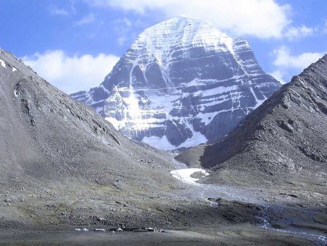 Mount-Kailash-by-Road