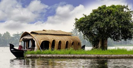 houseboat experience romantic destinations of india colorful-kerala