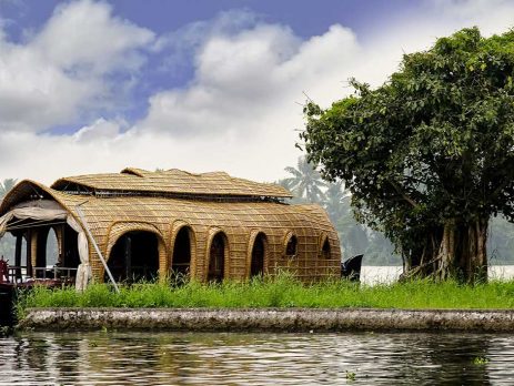 houseboat experience romantic destinations of india colorful-kerala