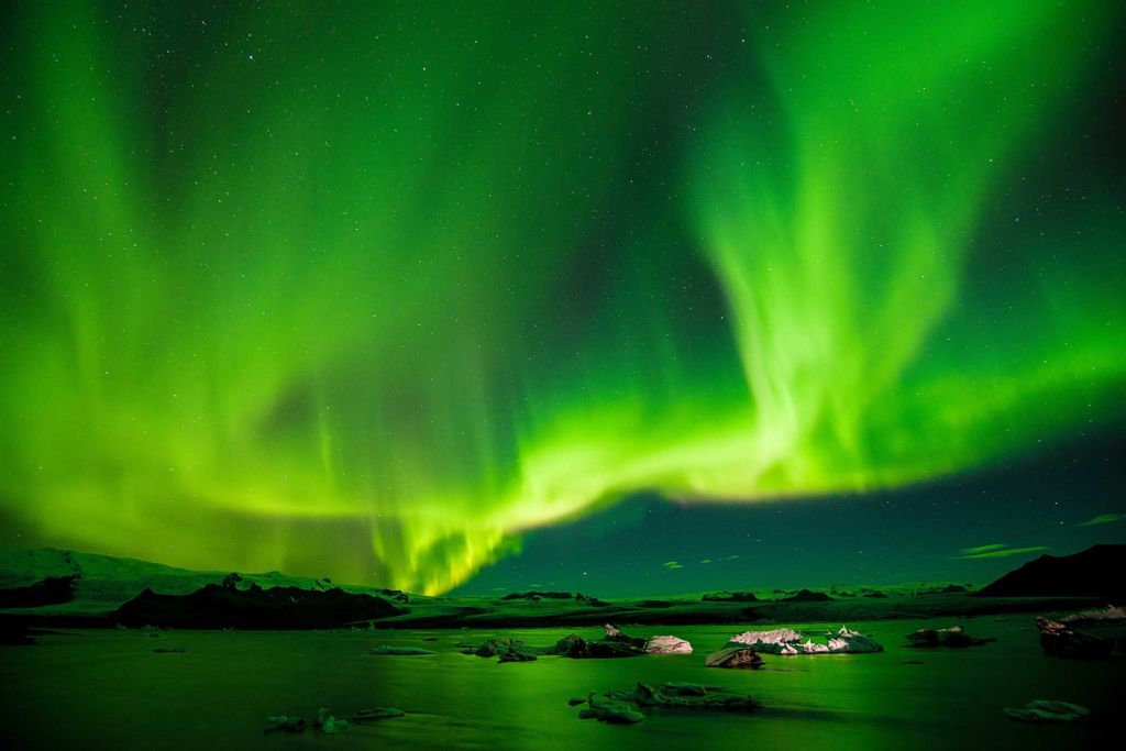 Experience-the-Northern-Lights