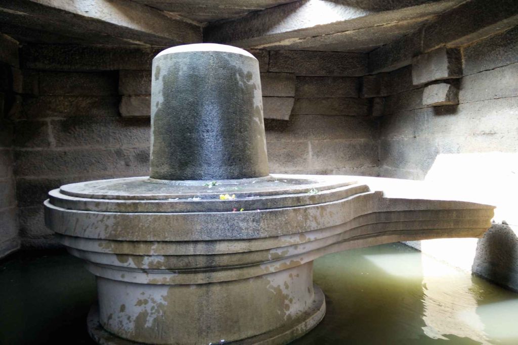Badavilinga temple in Hampi which always has presence of water below