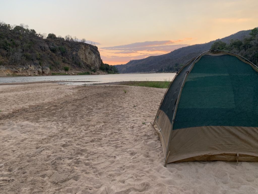Camping River Cruise Tsiribihina