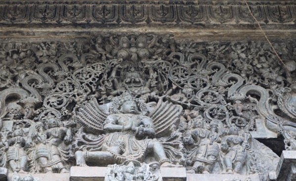 Garuda prostrating at Chennakeshava Temple, Belur