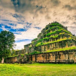 Koh-Ker-Temple-in-Cambodia-12121121