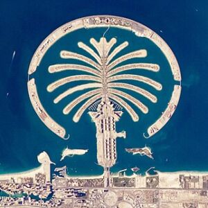 Artificial_Archipelagos,_Dubai,_United_Arab_Emirates_ISS022-E-024940_lrg_(cropped)